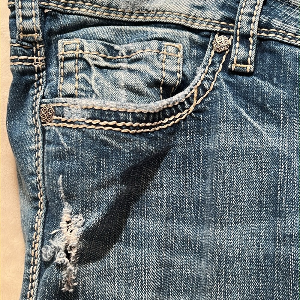 SILVER JEANS 👖 “AIKO” DISTRESSED DESTROYED RIPPED MID-BOOT JEANS Women’s 18 L31 - Picture 6 of 13